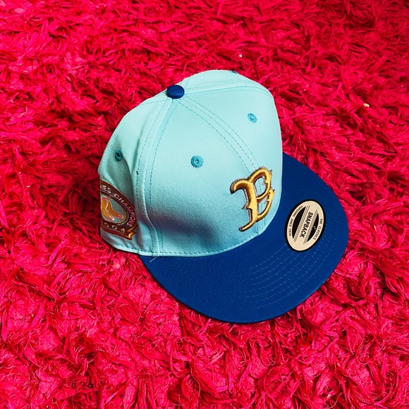 Hat - Picture 1 of 2